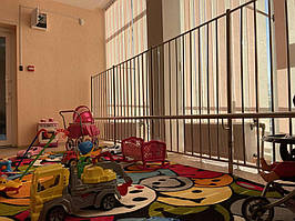 Ограждение из нержавеющей стали для окон.  г. Сумы Дет сад ул. Интернационалистов 5 1