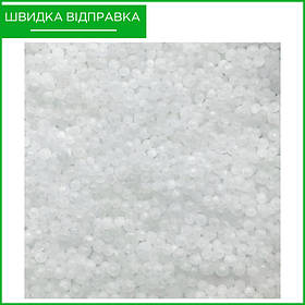 Карбамід (46,2%), 1 кг, Україна. Азотне добриво для саду та городу.