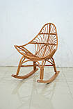 Крісло-гойдалка плетене Нео Cruzo 106х100х77 см з ротанга з м'якою подушечкою, фото 3