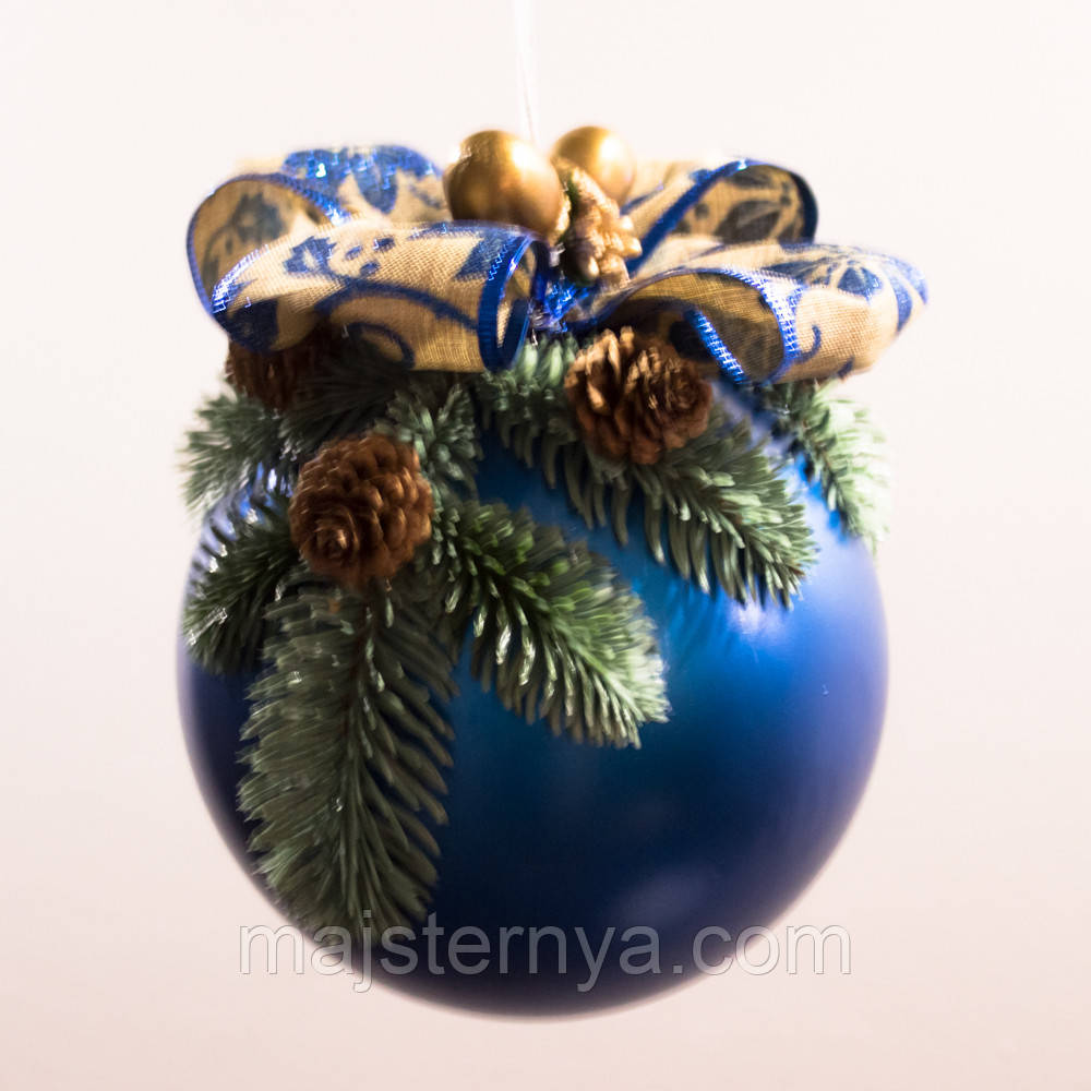 Новорічний декор, велика синя куля (з нефарбованими шишками)