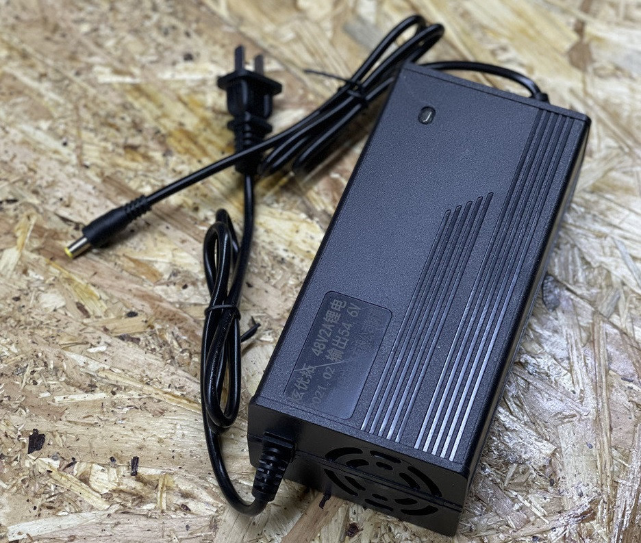 Зарядний пристрій 48v 2A