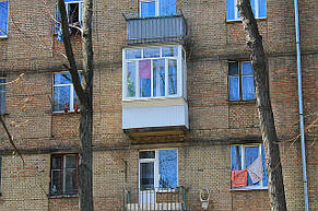 Балкон в серії будинку Сталінка