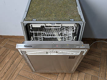 Вбудована посудомийна машина MIELE G 4570