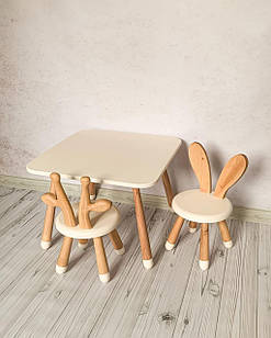 Комплект столик і стільці для дитини з натурального дерева