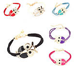 Браслет на шкіряному шнурку з фігуркою сови коралового кольору, застібка/ланцюжок золотистого кольору, фото 3