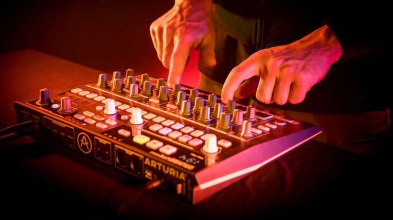 Драм-машина Arturia DrumBrute Impact, фото 3