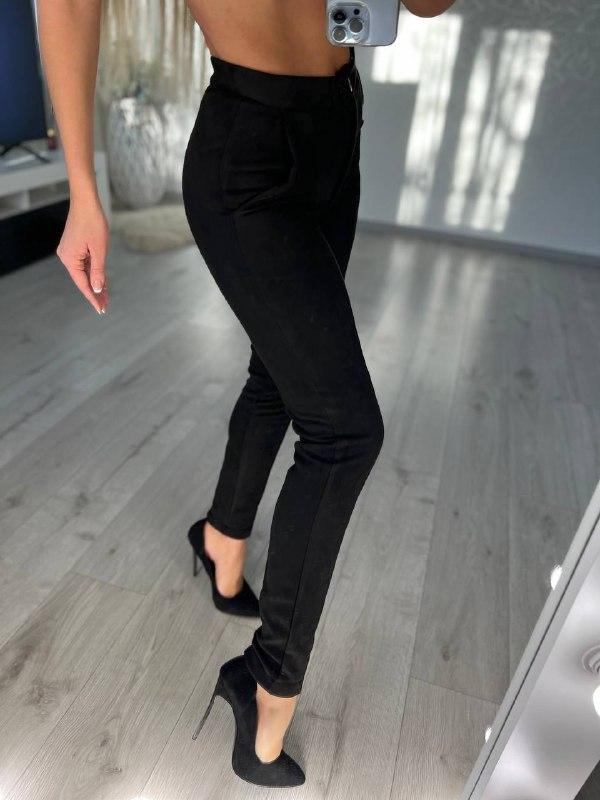 Жіночі теплі замшеві штани в чорному кольорі