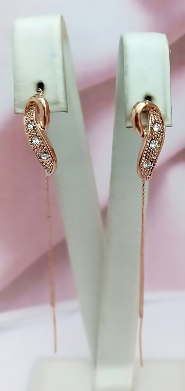 Сери протяжки бульут. Висота сережки 9.5 см завширшки 4 мм.