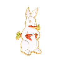 "Заяц белый с морковкой" значок (пин) металлический