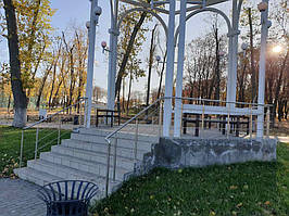 Перила и ограждения для лестниц. Нержавеющее ограждение пандуса. У нас вы можете купить перила для лестницы с установкой и гарантией. 5