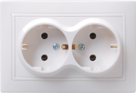 Розетка 2-місна РС12-3-КБ із заземлюючим контактом без захисної шторки 16А КВАРТА білий IEK, фото 1