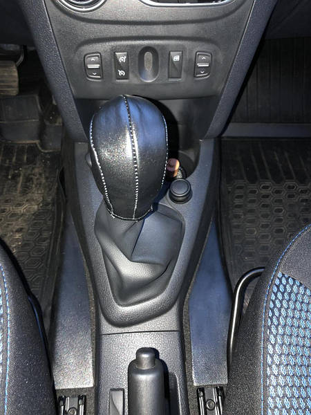 Как снять ручку кпп на рено сандеро Кожаная накладка на ручку МКПП Renault Logan, Renault Sandero, Renault Duster (5