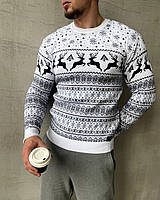 Мужской свитер с оленями новогодний белый