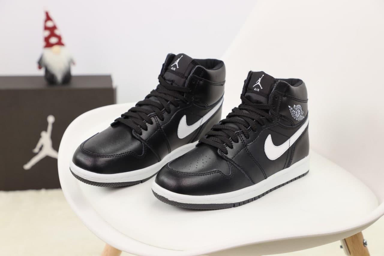 Чоловічі зимові кросівки Nike Air Jordan 1 Retro Winter (чорні з білим) високі кроси з хутром К13026