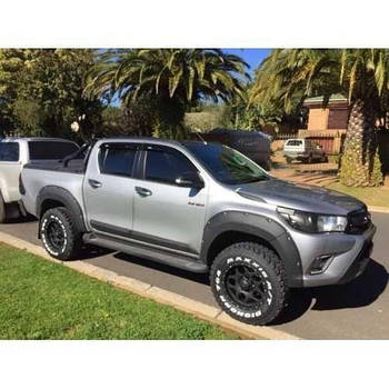 Розширювачі Колісних Арок Фендери для Позашляховика Toyota Hilux Revo 2016 року