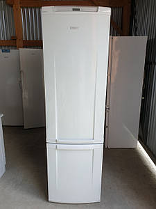 Двокамерний холодильник Electrolux 201 cm / ERA 40633 W