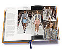 Книга про модні колекції Луї Вітон Louis Vuitton Catwalk: The Complete Fashion Collections. Jo Ellison, фото 8
