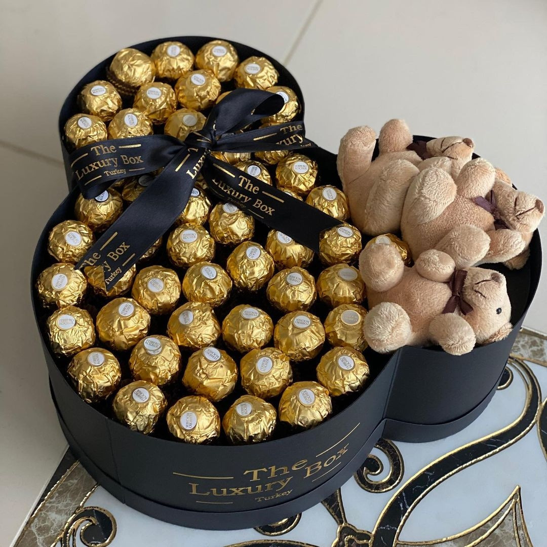 Подарунковий набір солодощів Мікі Маус Ferrero Rocher, фото 1