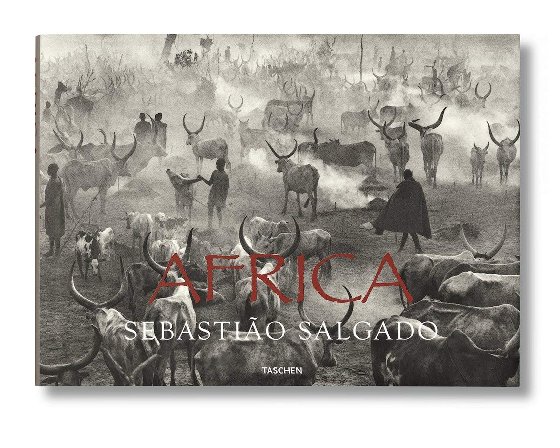 Книга про документальну фотографію Себастьяна Сальгадо Африка Sebastiao Salgado "Africa" книги з фотографії, фото 1