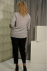 Сіра блузка жіноча ошатна з рюшами шифонова офісна пряма великого розміру 58, фото 4