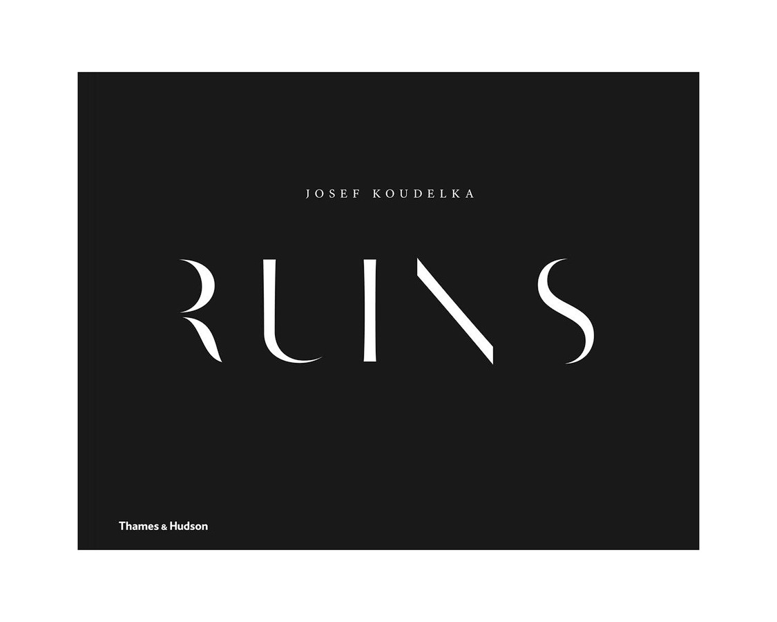 Книга Josef Koudelka: Ruins