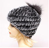 Сіра жіноча шапка з хутра кролика рекс з бубоном пампоном з чорнобурки, фото 4