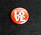 Значок Love - Круглий значок на рюкзак - Подарунок мотиватор хлопцю, дівчині - Прикольний подарунок на 14 лютого, фото 3
