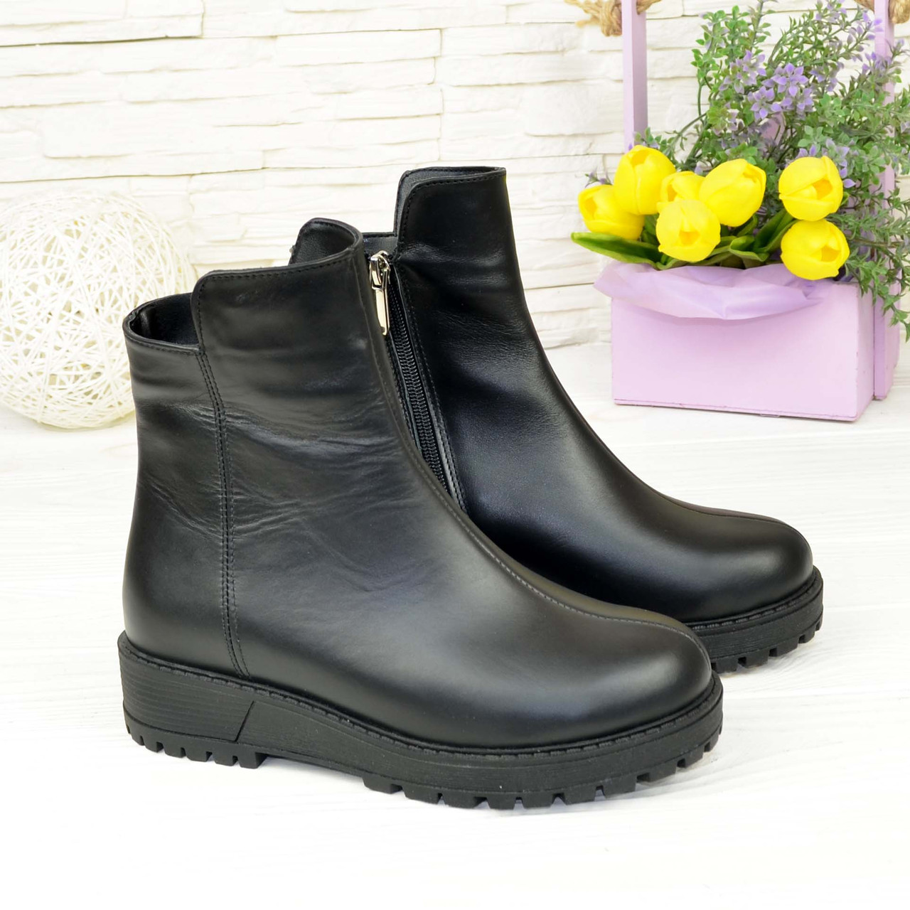 Черевики жіночі шкіряні на товстій підошві. Колір чорний, фото 1