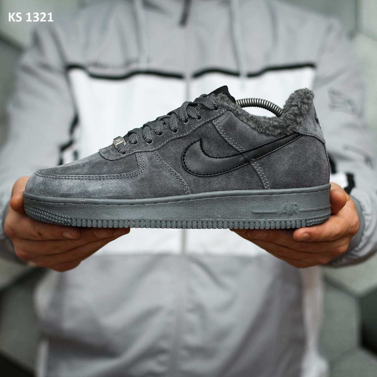 Мужские кроссовки Nike Air Force 1 07 Mid LV8 (серые) ЗИМА