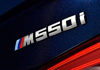 Эмблема надпись багажника BMW M550i