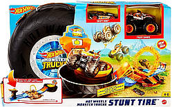 Ігровий набір Хот Вілс Трюки в шині серії Hot Wheels Monster Trucks Stunt Tire Play Set GVK48 Оригінал