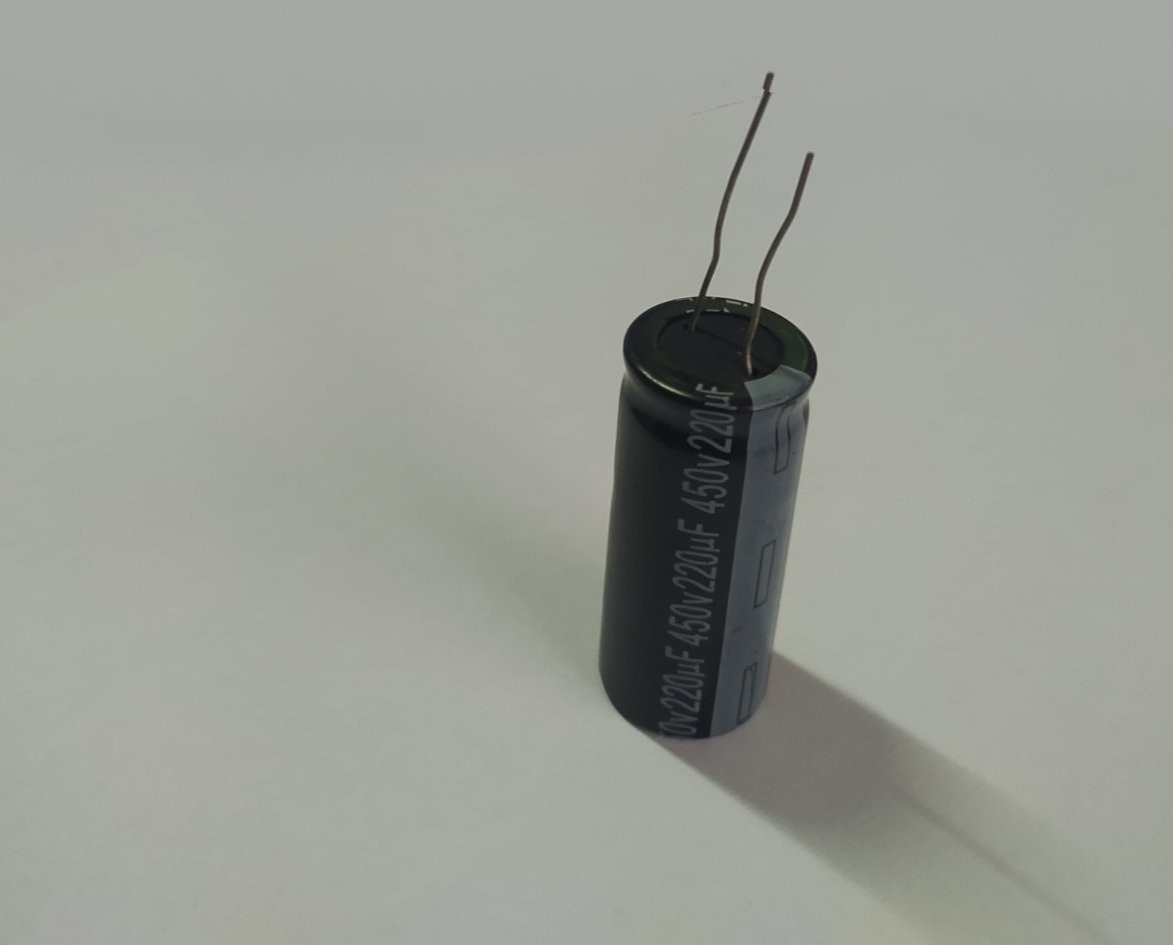 Конденсатор 220uF 400V 220мкФ 400В 22mm X 51mm