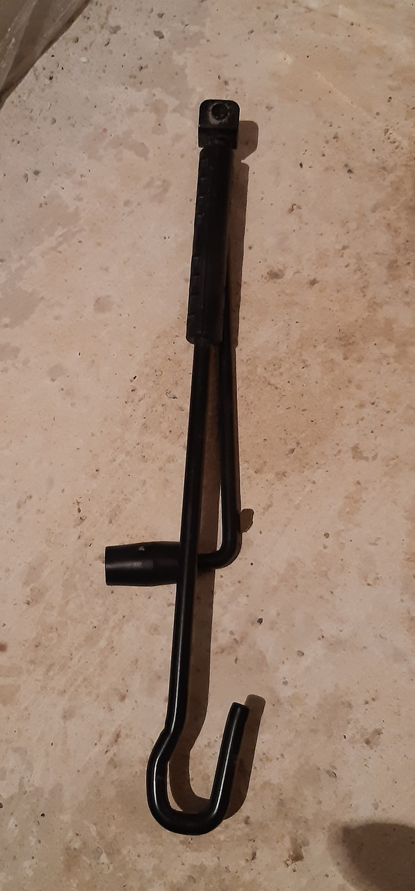 HK8317081AA T4A5471 LR090437 Ручка домкрата Jaguar Range Rover