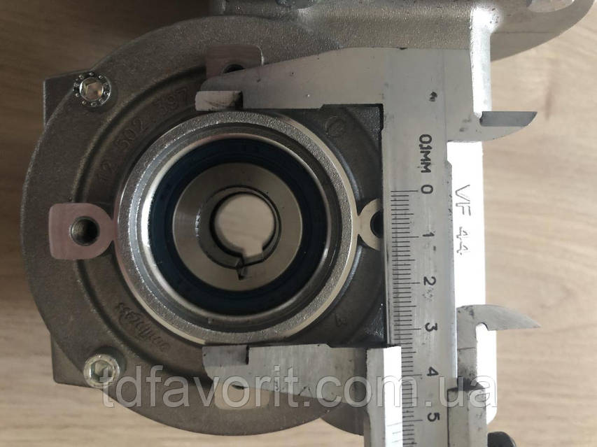 Мото редуктор червячный BONFIGLIOLI VF 44 P1 14 P71 B14 B3 +