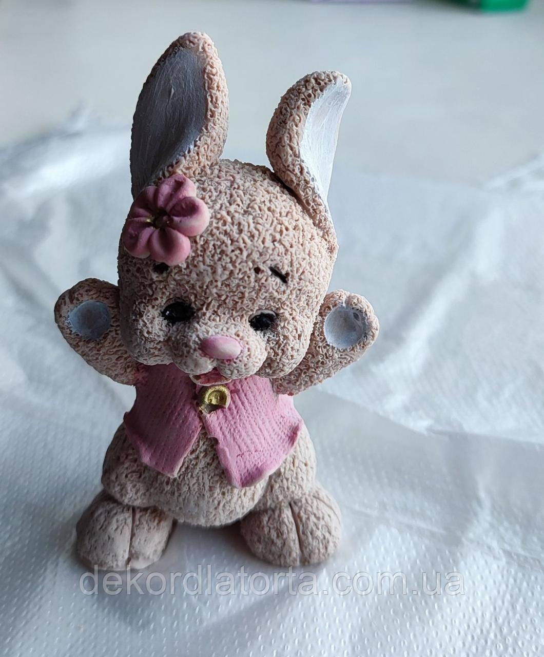 Силіконовий молд 3д "Зайка з квіткою"