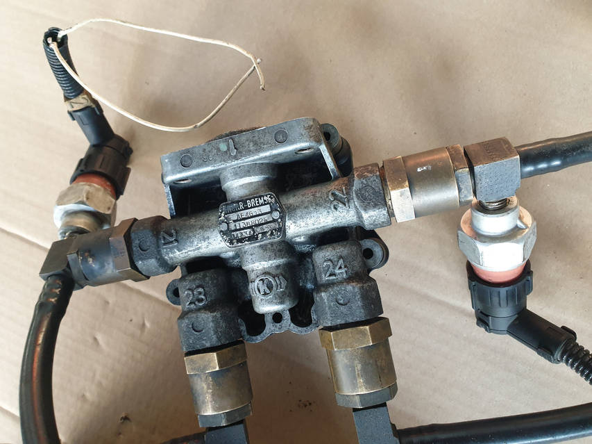 3477316186_w1280_h640_kran-