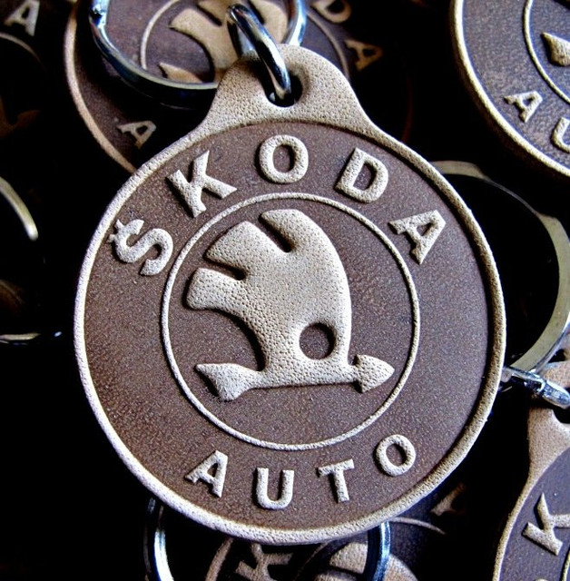 Брелок из натуральной кожи Шкода ŠKODA - фото 1 - id-p19256670