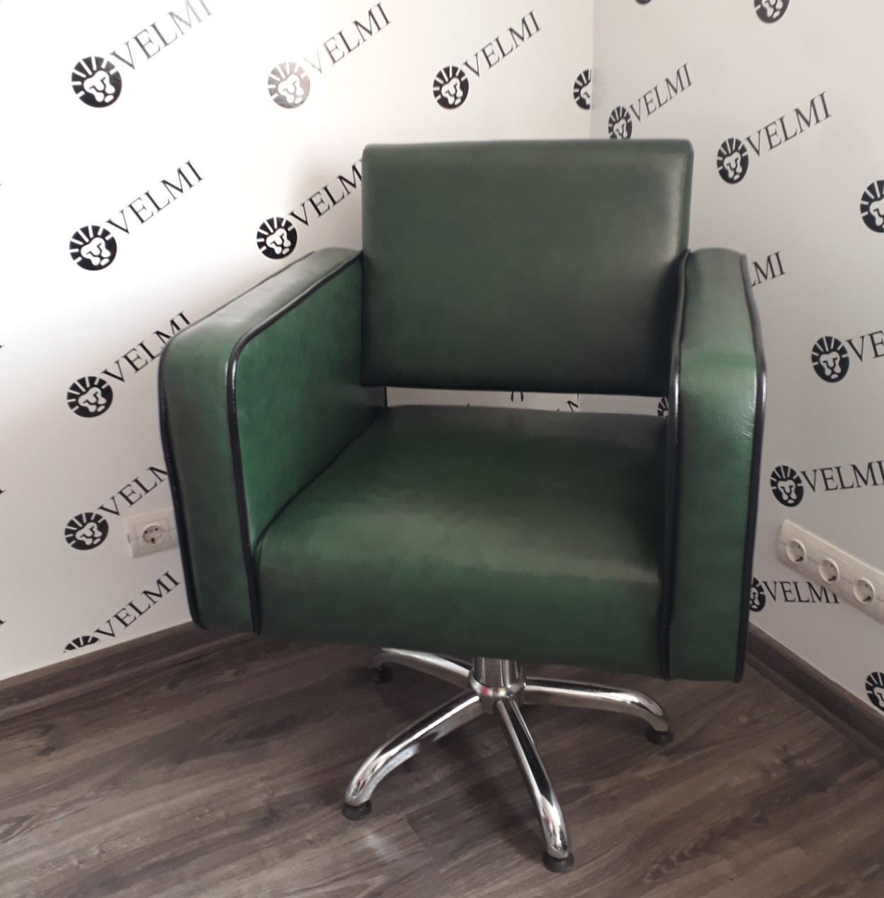 Перукарське крісло Velmi Jupiter VM823