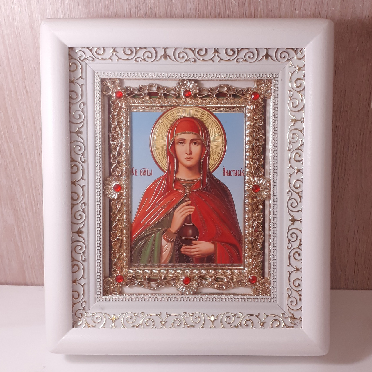 Ікона Анастасія свята великомучениця, 10х12 см, у білому дерев'яному кіоті з камінням, фото 1