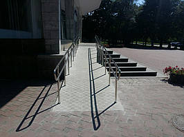 Ограждение пандуса из нержавеющей стали для инвалидов. ОАО «Турбоатом, Московский проспект, 199, Харьков, Харьковская область 1
