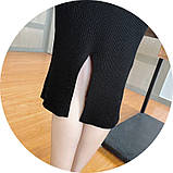 Облягаюче плаття міді з довгим рукавом і фігурним вирізом Трикотажне жіноче плаття в рубчик (білий), фото 8