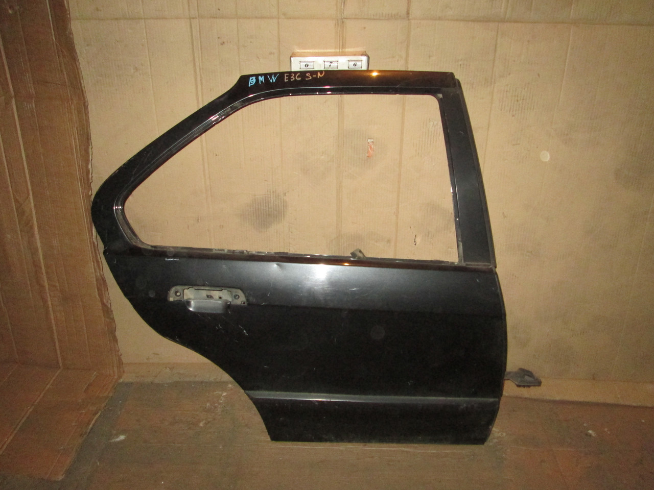 No76 Б/у Двері задні праві для BMW E36 1990-2000(Sedan)