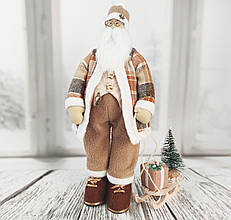 Інтер'єрна іграшка "Санта в стилі тильда" з санками коричневий