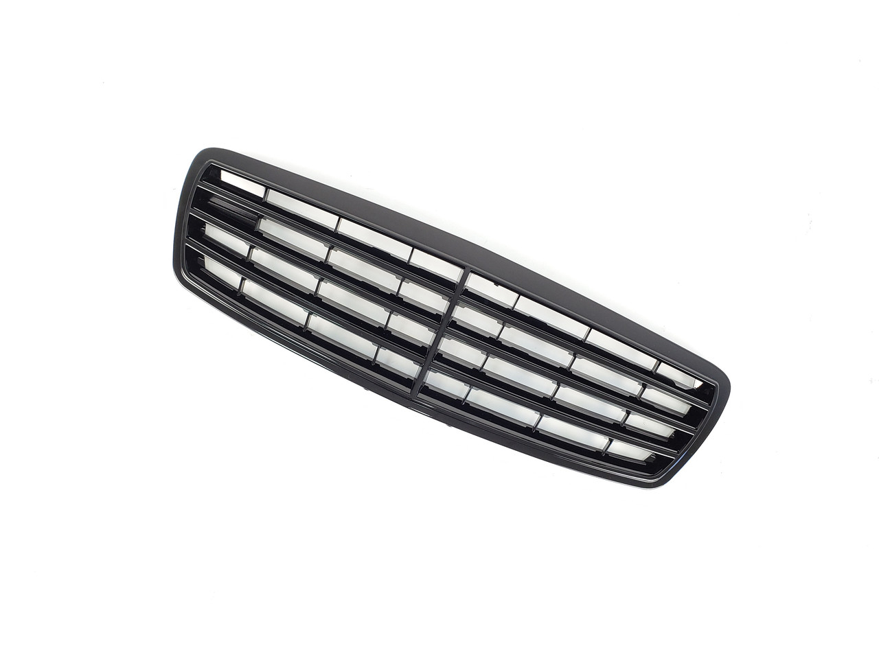 Решітка радіатора на Mercedes E-class W211 2002-2006 рік ( Чорна глянсова )