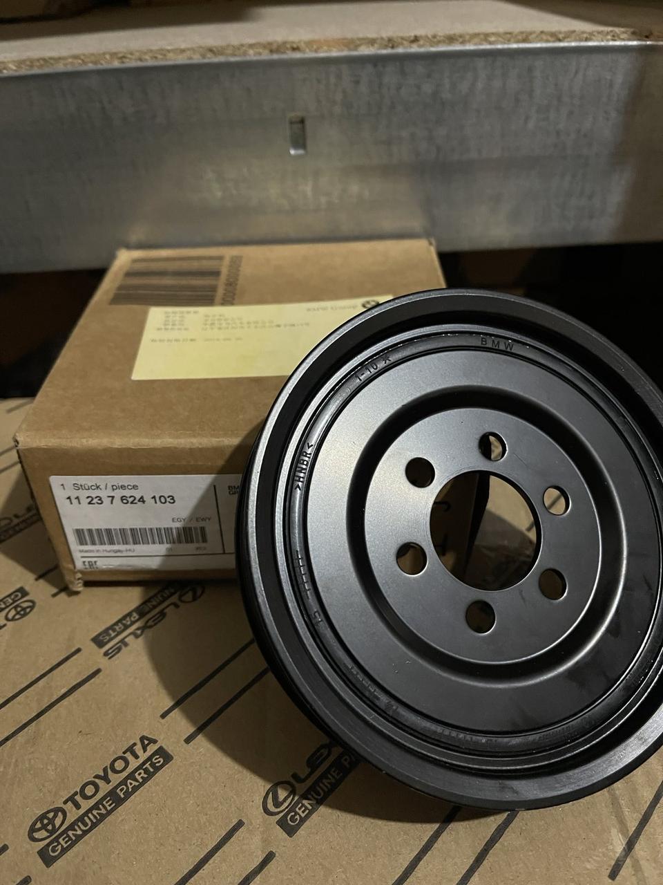 Шків коленвала F30 BMW 320i 328i 320xi 328xi BMW 5 (F10) 528 i