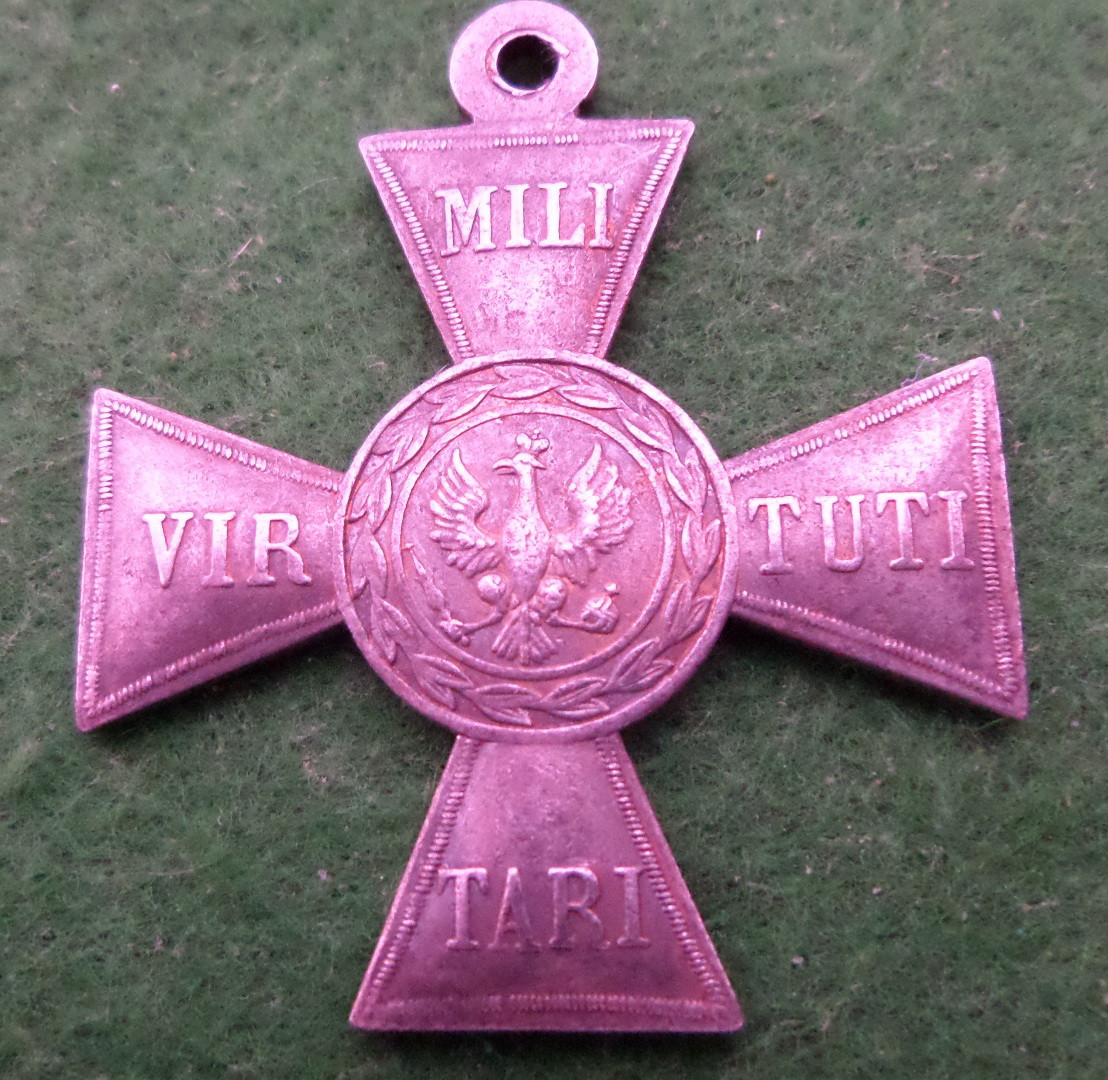 Хрест ордена "Virtuti Militari"