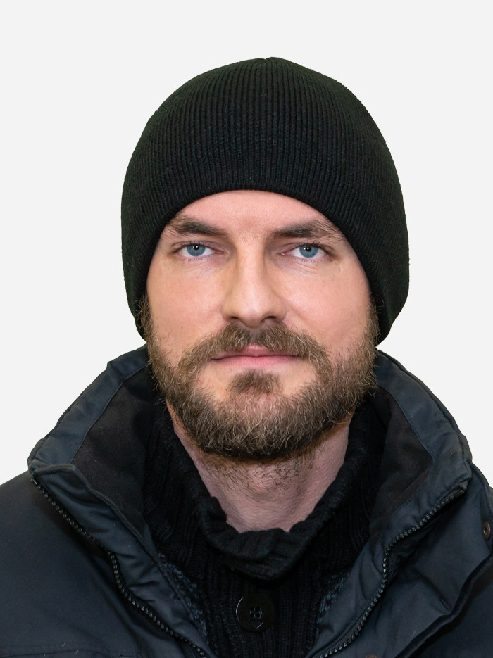 Зимова чоловіча в'язана шапка стильна з відворотом Лео з флісовою підкладкою black чорного кольору