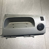 Деталі салону (накладка панелі приладів,торпеди,бардачок) Renault Master 1998-2010 8200189003