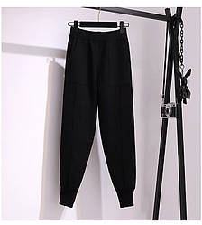 Штани-джоггеры жіночі трикотажні, чорний колір