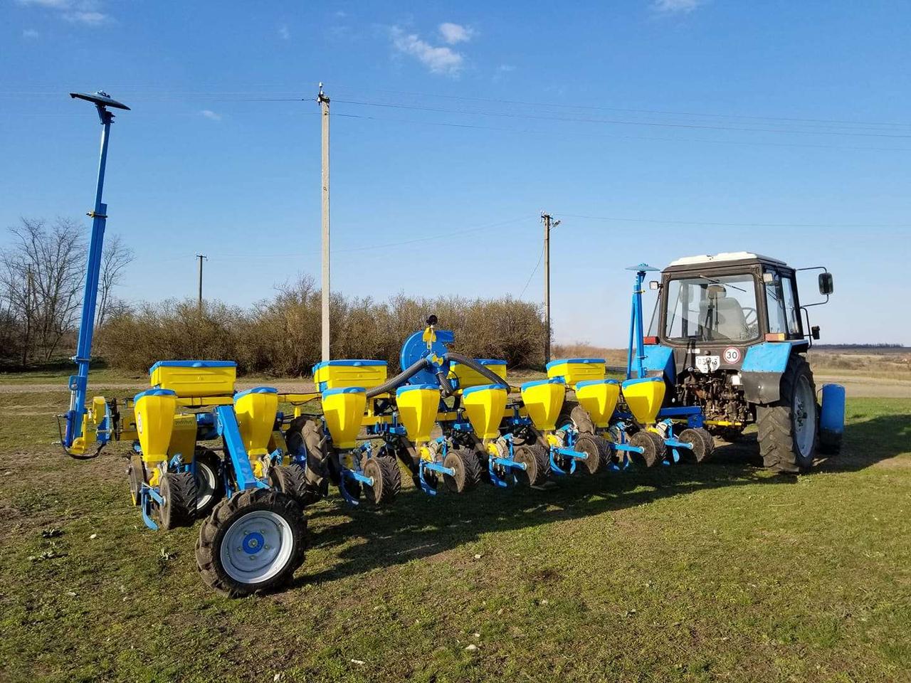 Сівалка універсальна пневматична УПС-8 (СПУ-8) точного висіву з міжсекційним розміщенням коліс
